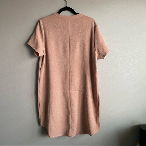 ✨LUSH Crepe Pocket Shift Dress✨ - Picture 2 of 8